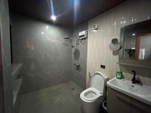 Modern 2nd Floor Studio Unit