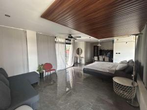 Modern 2nd Floor Studio Unit