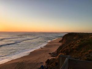 Funky family coastal retreat in a perfect location