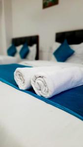Hotel Season
