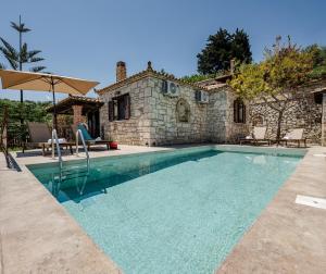 Vozas Villas - Traditional Houses with Great View