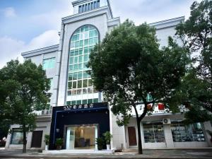 Xana HotelleĀ·Jiande Qiantan