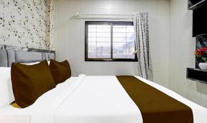 FabHotel Hans Residency