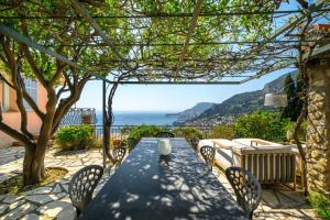 Villas Beautiful Villa with Sea View in Roquebrune-Cap-Martin : photos des chambres