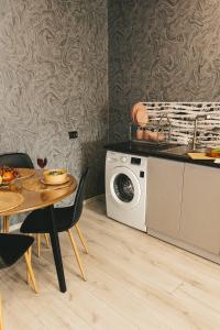 Space Нова стильна квартира біля Центру з ванною