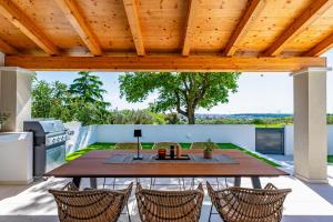 Villa Vista - New entry 2025