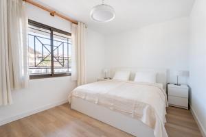 Castle Harbour Apartment with Heated Pool