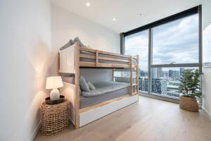 MEL WSP irresistible 3br2ba Apt Parking Pool GYM