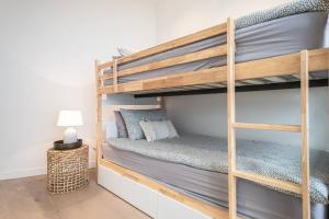 MEL WSP irresistible 3br2ba Apt Parking Pool GYM