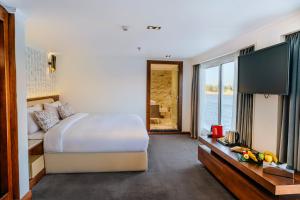 Savoy Yacht - Exclusive Nile Cruise from Luxor to Aswan