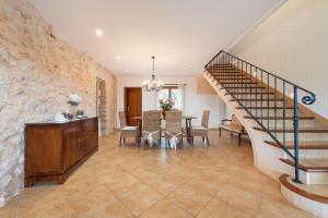 CAS BATLET - Rustic villa with private pool and free Wi-Fi
