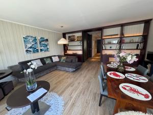 Tour de la chaine, vieux port, Grand Appartement