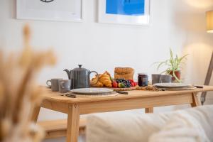 Stylish Coastal Living In The Heart Of Dartmouth