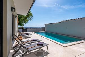 Villa Vista - New entry 2025