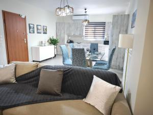Luxury Apartment on Eleutherias Square 50m from Metro
