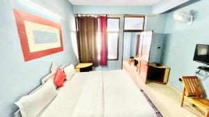 HOTEL PREMIUM N P Near Mall Road - Restaurant And Private Parking Facilities - Hygiene & Spacious Room- A Top Rated Hotel In Mussoorie