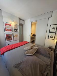 Appartements Maison des Remparts Intra-Muros spacieuse Patio avec Bassin Wifi Parking Gratuit : photos des chambres