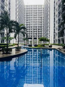 MOA Newly Turn Over 1 bedroom with balcony PRIER Place