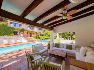 Cubos Villa Las Capuchinas & Cave House