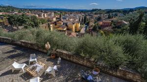 Panoramic villa between Lucca and Florence