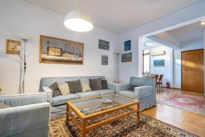 3BRM Flat in Chalandri - Near Metro by ΜΡS