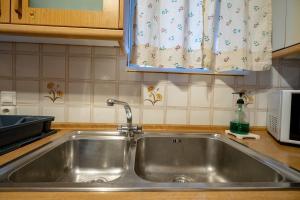 3BRM Flat in Chalandri - Near Metro by ΜΡS