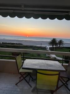 T2 sea view direct beach access