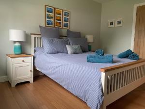 Your Saundersfoot getaway - relax explore and make memories at Berts Bungalow