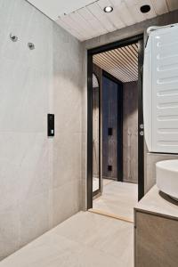 Explorers Rest, Henningsvær