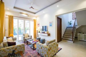 ELIVAAS Serenita Abode 3BHK Villa With Plunge Pool, Garden & Terrace Near Sahastradhara