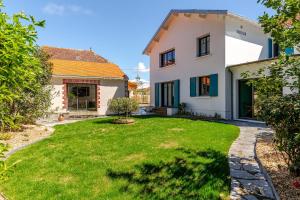 Villas Maison Bois Roux Charme & confort a 200m de la mer : photos des chambres