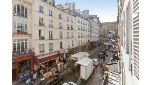 Amazing 2 Bedroom Parisian flat