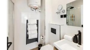 Appartements Amazing 2 Bedroom Parisian flat : photos des chambres