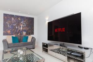 Luxurious Central Edinburgh Apartment - Sleeps 6