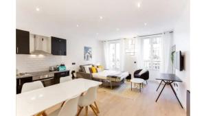 Appartements Amazing 2 Bedroom Parisian flat : Appartement 2 Chambres