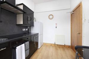 JOIVY 3 bed flat in Old town, close to Grassmarket