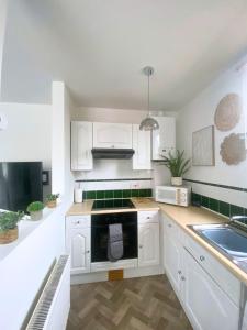 Percy House, 2 Bedroom, 4 Bed Flat Near Beach, Porthcawl Town Centre