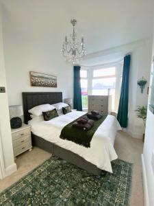 Percy House, 2 Bedroom, 4 Bed Flat Near Beach, Porthcawl Town Centre