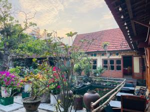 Quốc Dũng Homestay& Restaurant