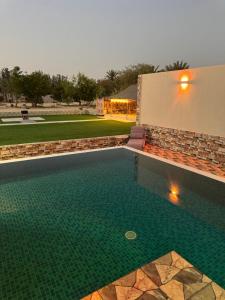 Luxury Farmhouse Near Yas Island With Swimming Pool, BBQ Area & Majlis