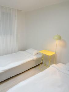 ANKE HOUSE #3 minutes to Ewha University Station #Line 2 #Two rooms