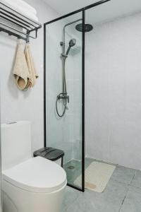 Modern Haven 1BR with a View