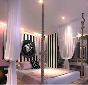 Ngan Le Mot Dem Hotel - Khach San 1001 Unique Love Hotel