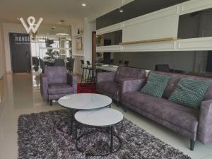 2BR Modern Stay at DEsplanade Residence above KSL Mall