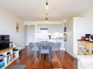 Pieds Dans Leau Madame est Servie