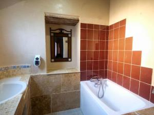 Maisons de vacances Le Clos du Tramaillou gite La Grand Voile pour 6 S : photos des chambres