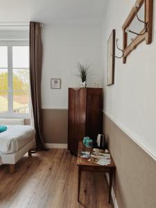 CH2 - MANOIR DU MOULINIER - Campagne - Calme - Petit-déjeûner inclus - Table dhôte sur réservation - Parking gratuit