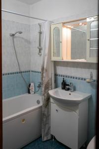 Top-View Terrace 2BD Central Apt