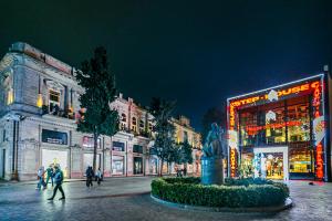 Bristol Baku Old City