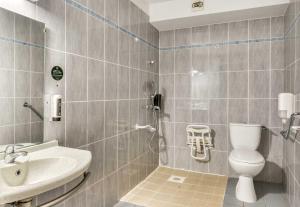 Hotels B&B HOTEL Pezenas : Chambre Double - Accessible aux Personnes à Mobilité Réduite 